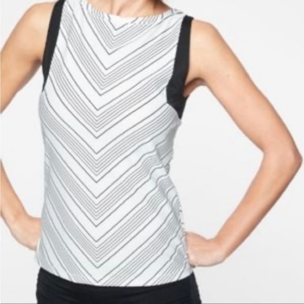 Athleta Chevron‎ Rashgaurd Tank